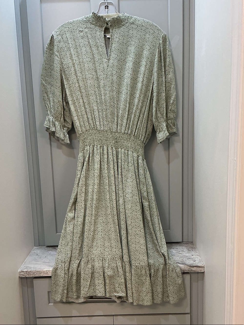 Light Sage Floral Midi Dress - Brand: